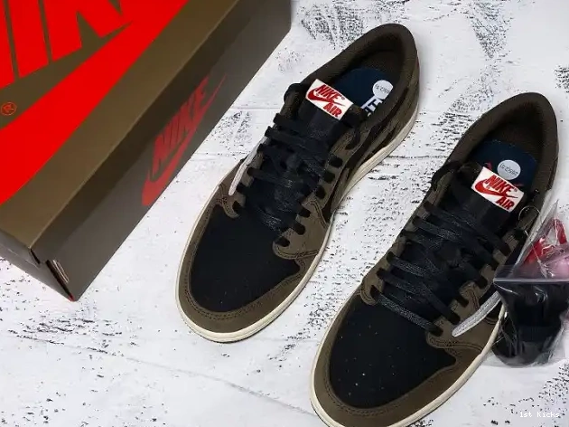 1st Kicks Scott Mocha Travis SP OG Air CQ4277-001 x Low Dark 1 Jordan 0612